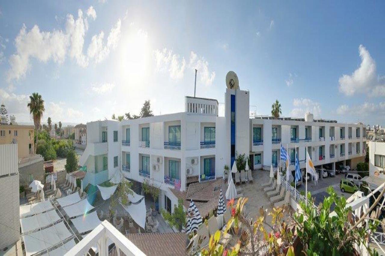 Nereus Hotel Paphos ภายนอก รูปภาพ