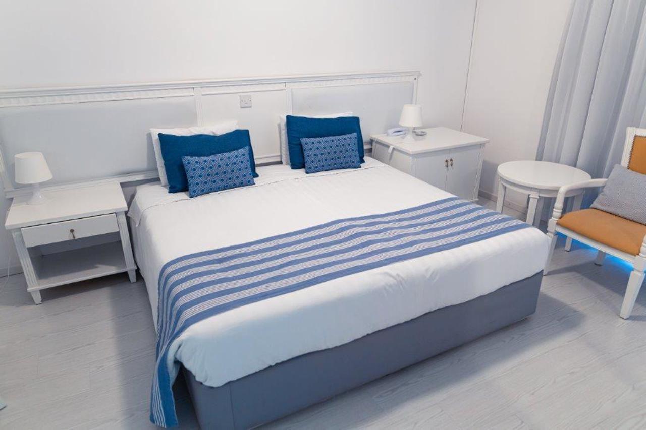 Nereus Hotel Paphos ภายนอก รูปภาพ
