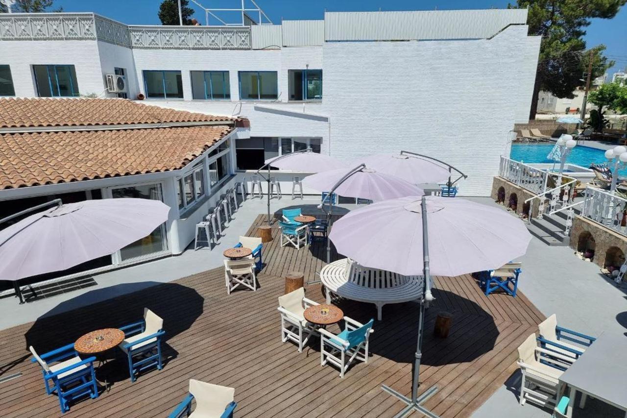 Nereus Hotel Paphos ภายนอก รูปภาพ