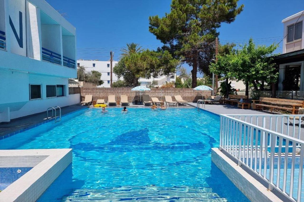 Nereus Hotel Paphos ภายนอก รูปภาพ
