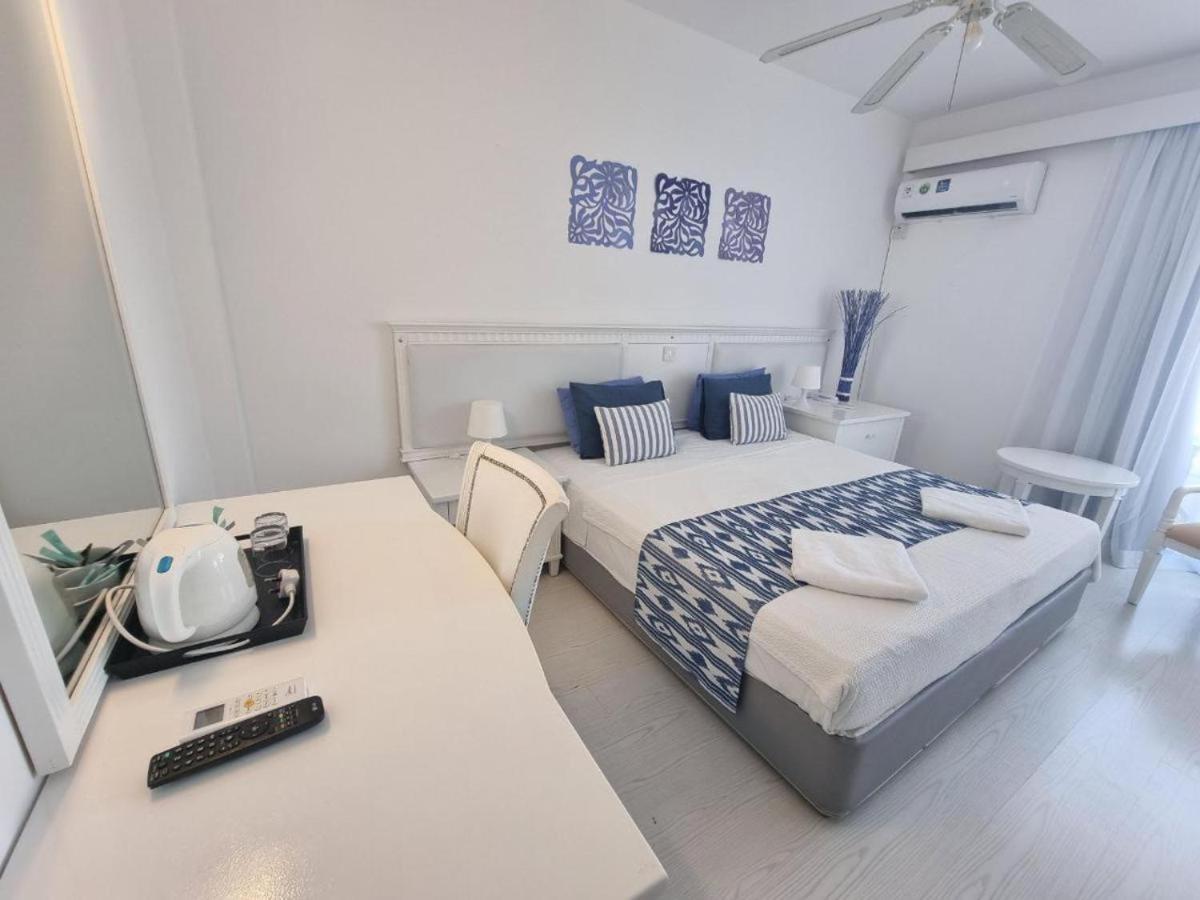Nereus Hotel Paphos ภายนอก รูปภาพ