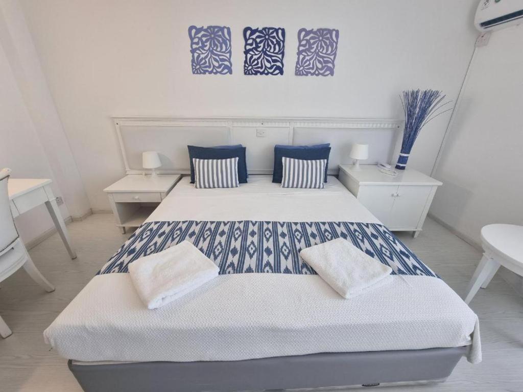 Nereus Hotel Paphos ภายนอก รูปภาพ