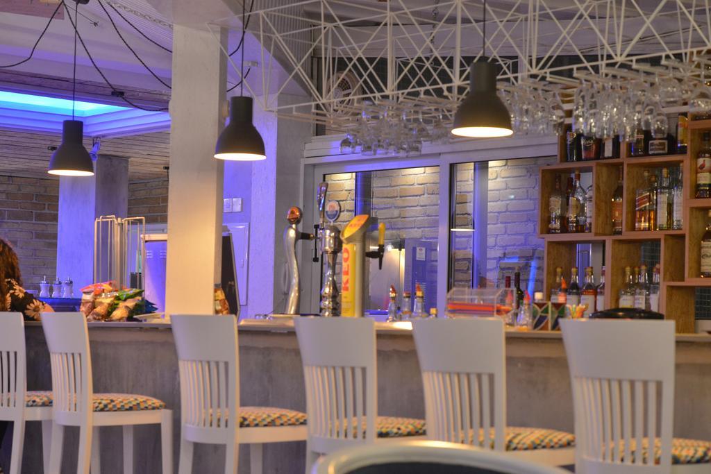 Nereus Hotel Paphos ภายนอก รูปภาพ