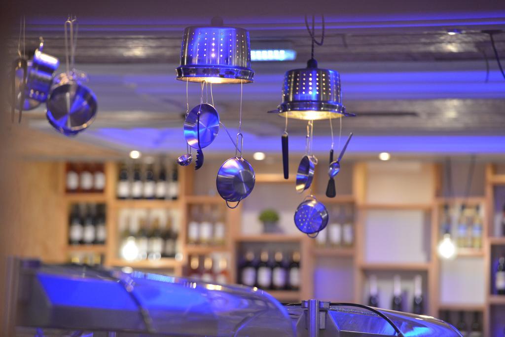 Nereus Hotel Paphos ภายนอก รูปภาพ